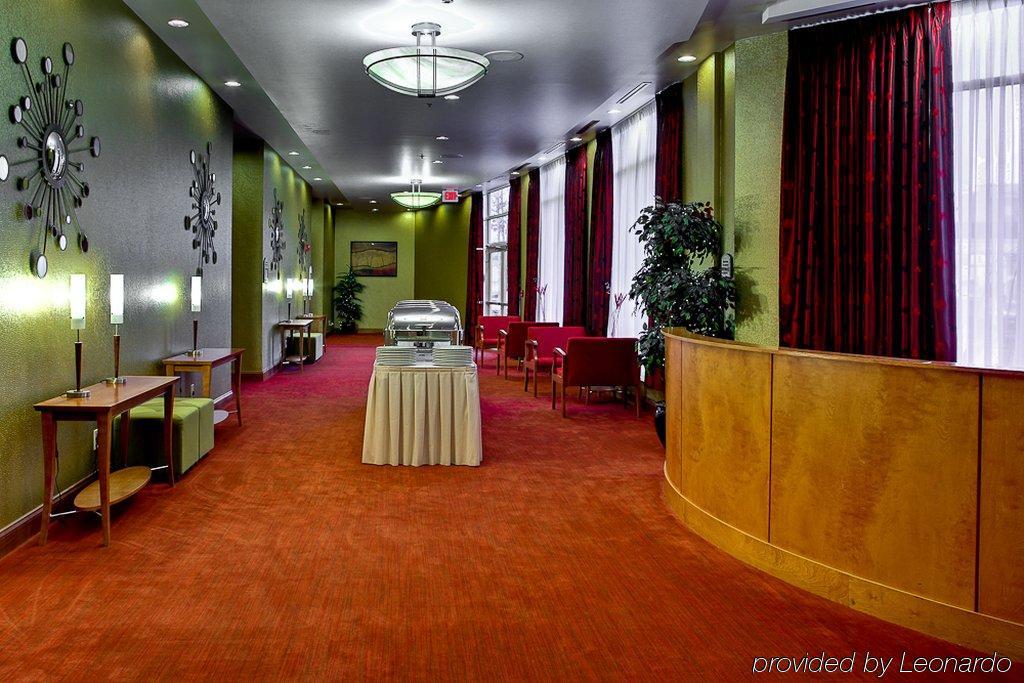 Delta Hotels By Marriott Colonial Heights Beltér fotó